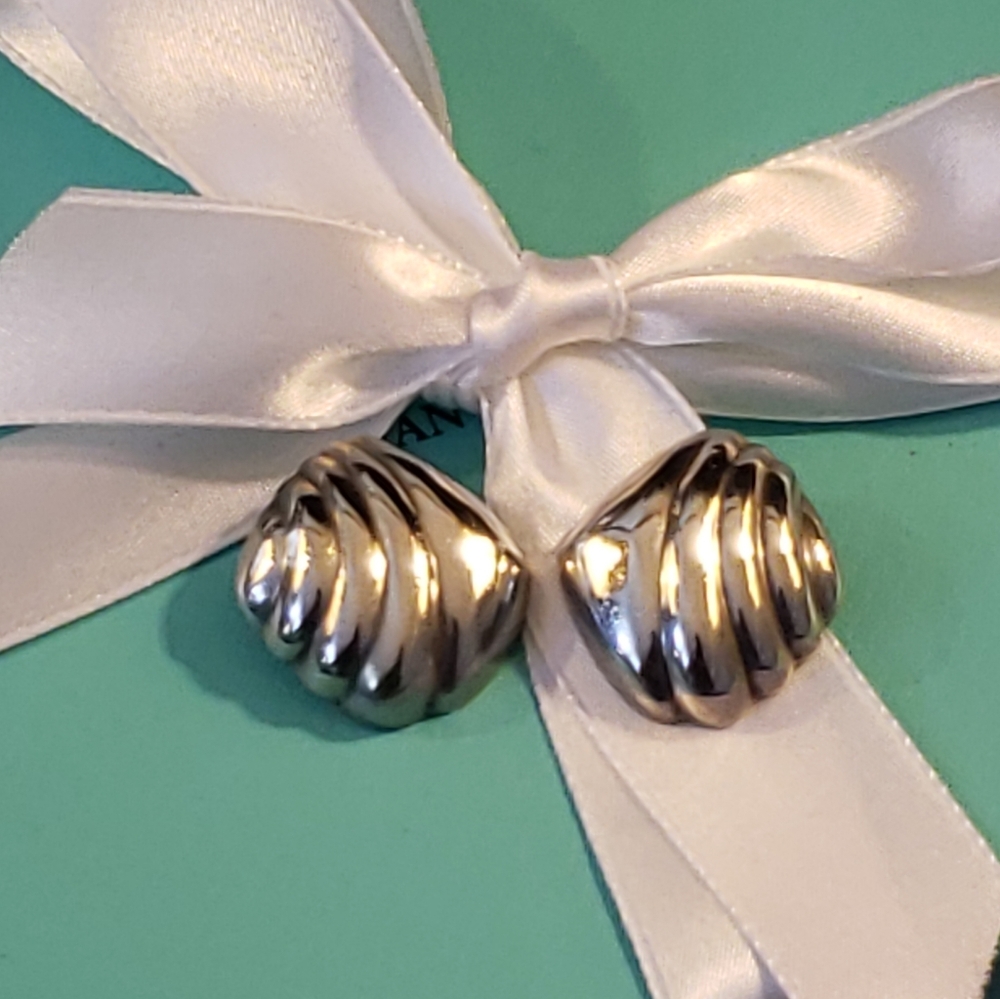 Vintage Clip-on Shell Earrings